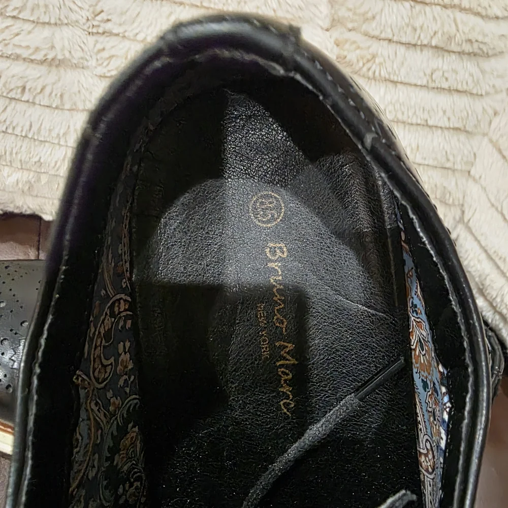 Classic Black Oxford Shoes with White Soles - Picture 4 of 5
